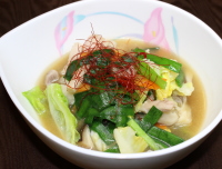 地養鶏とキャベツとにらのもつ鍋風